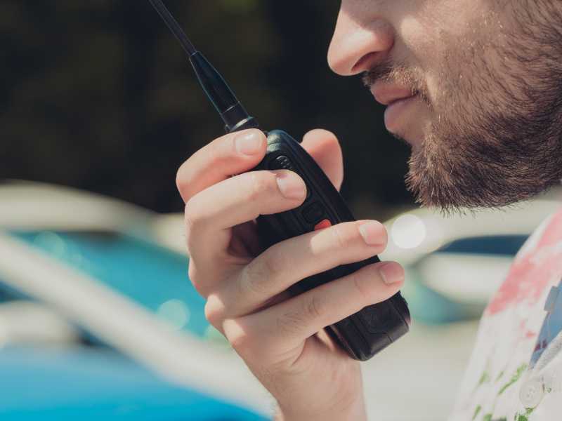 Ciberseguridad en radiocomunicaciones: proteger la voz, proteger la misión