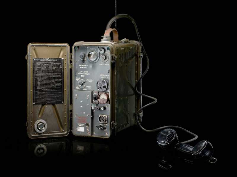 De la chispa a las redes digitales: una breve historia de la radiocomunicación